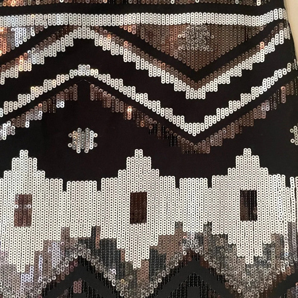 Express Geometric Patterned Sequin Mini Skirt Black and Silver Size Medium - Picture 3 of 7